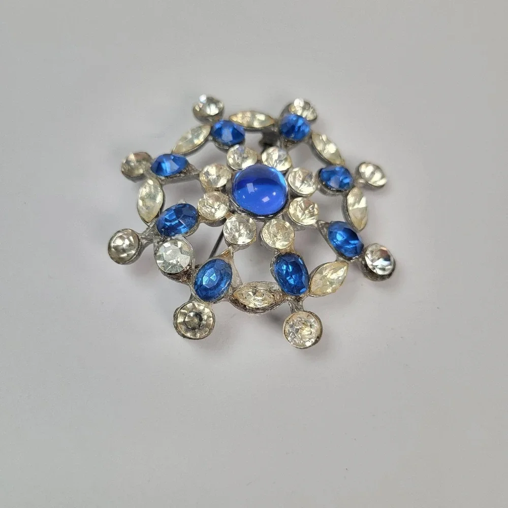 Vintage Pot‎ Metal Brooch Floral Snowflake Blue Clear Rhinestones READ